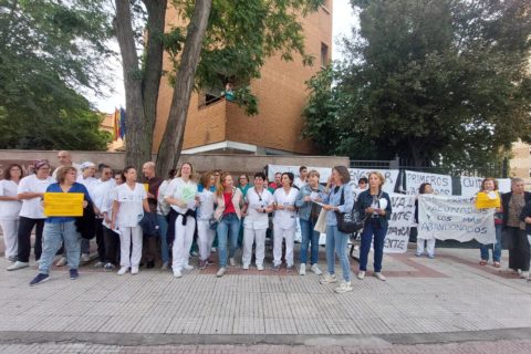 ✊ CONCENTRACIÓN | Rechazo en Guadalajara a las políticas de la JCCM en Bienestar Social